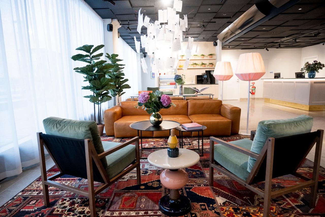 Biz Apartment Bromma Stockholm Buitenkant foto The lobby of the hotel