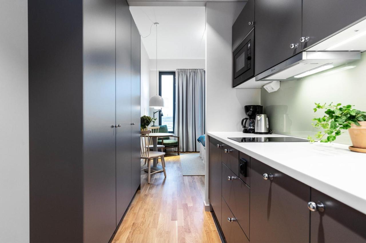 Biz Apartment Bromma Stockholm Buitenkant foto A galley kitchen