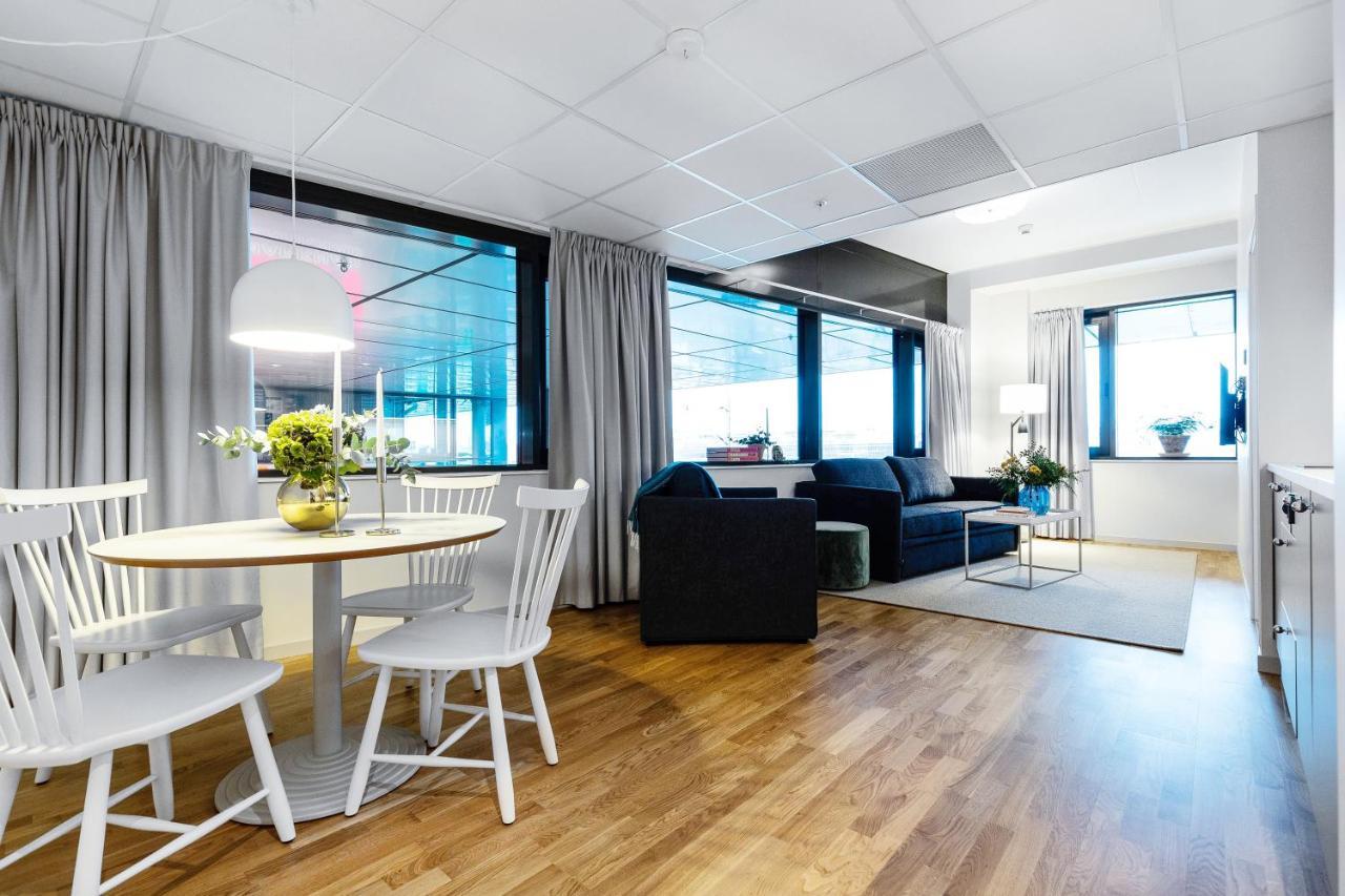 Biz Apartment Bromma Stockholm Buitenkant foto A student apartment at the University of Jyväskylä