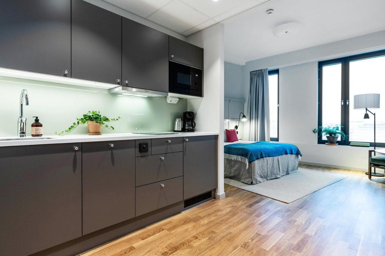 Biz Apartment Bromma Stockholm Buitenkant foto A studio apartment in Stockholm, Sweden